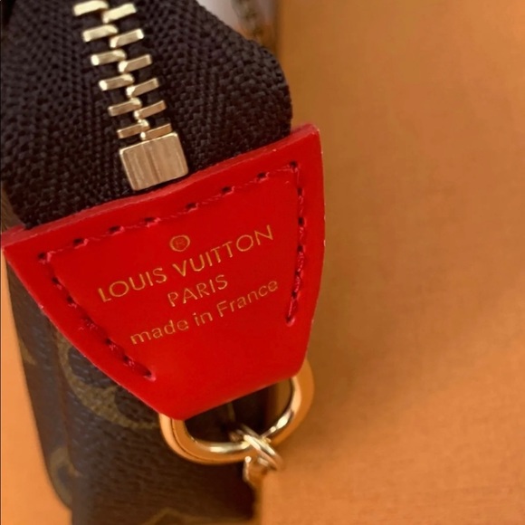 Louis Vuitton Mini Pochette Christmas Edition - Picture 5 of 5
